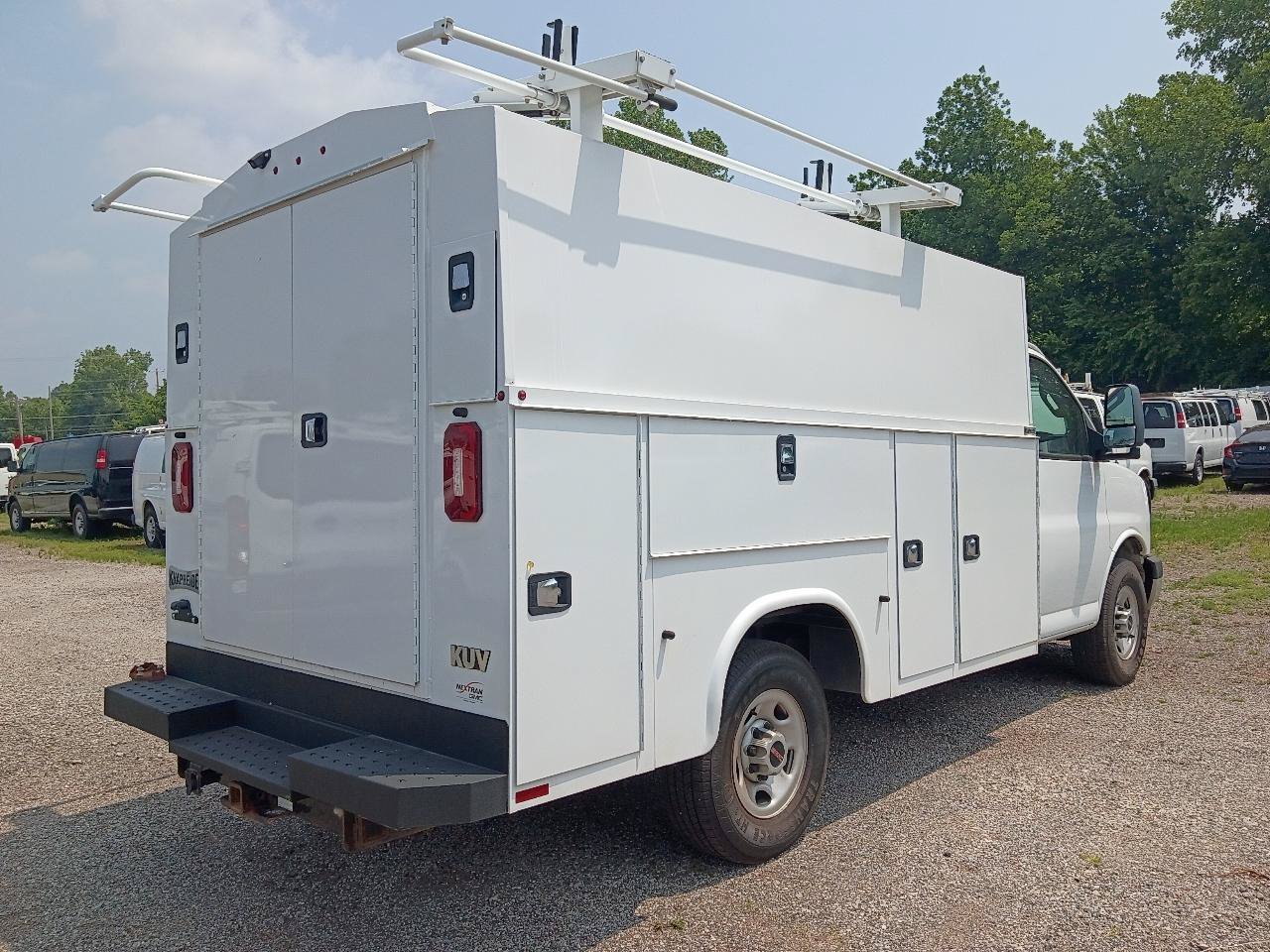 Used 2022 GMC Savana 3500 w/ Power Convenience Package RWD image 5