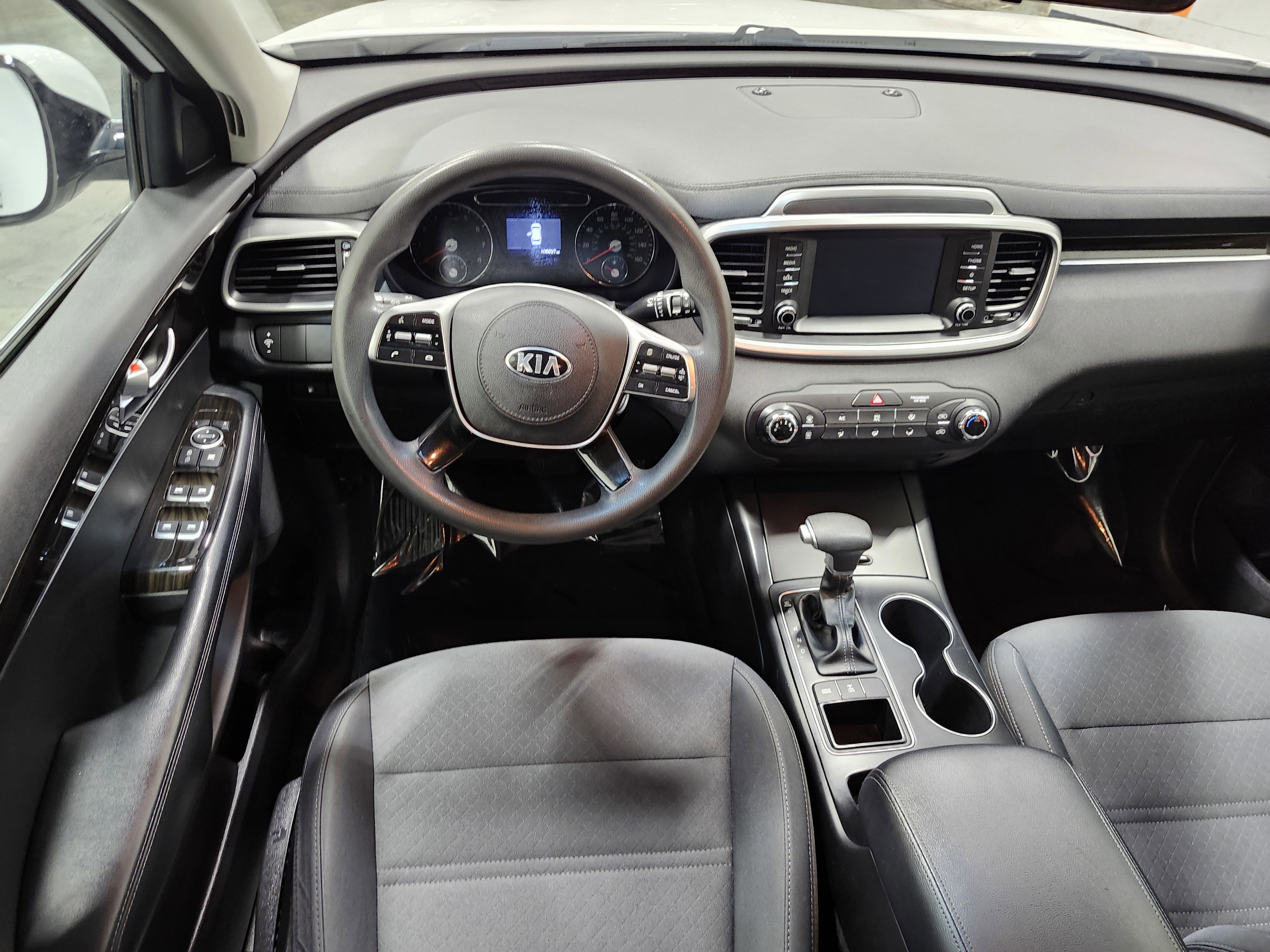 Used 2020 Kia Sorento LX V6 image 20