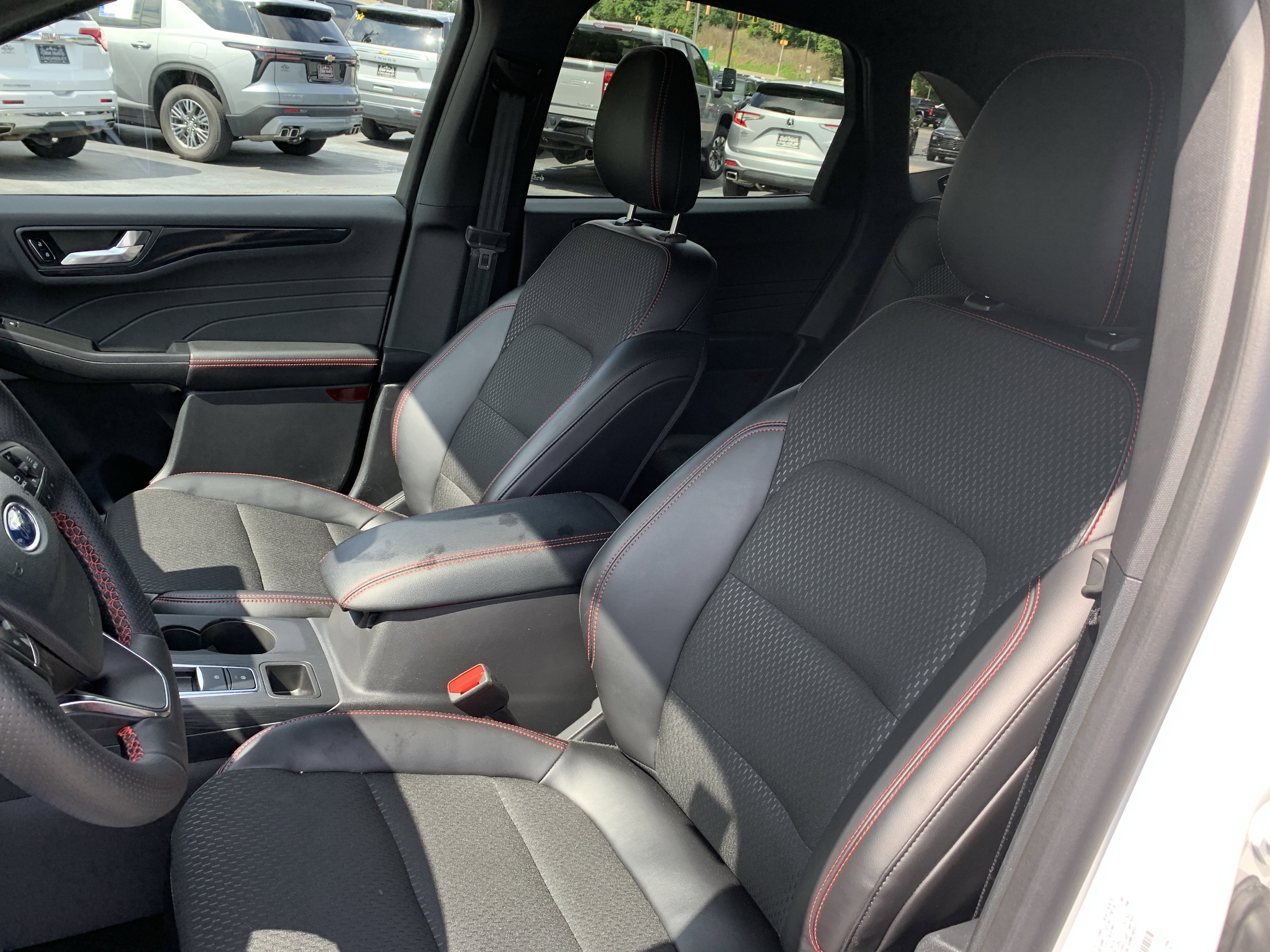 Used 2025 Ford Escape ST-Line Elite AWD/4WD image 23