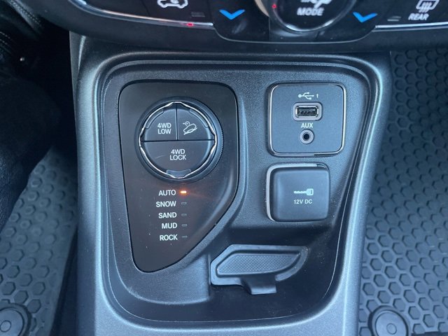 Used 2020 Jeep Compass Trailhawk w/ Cold Weather Group image 28
