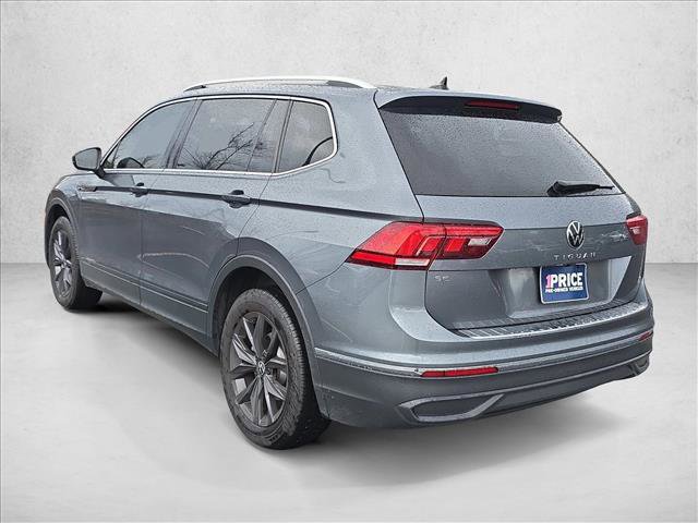 Used 2024 Volkswagen Tiguan SE w/ Panoramic Sunroof Package image 7