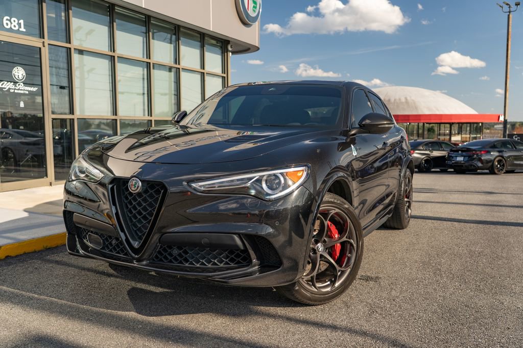 Used 2021 Alfa Romeo Stelvio Quadrifoglio image 2