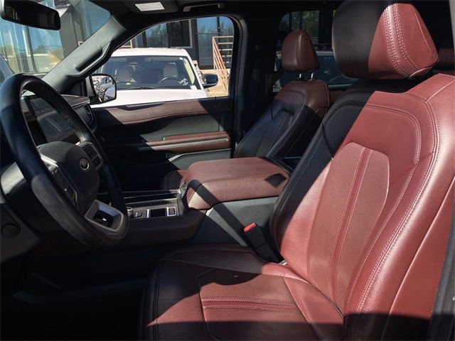 Used 2023 Ford Expedition Max Limited image 4