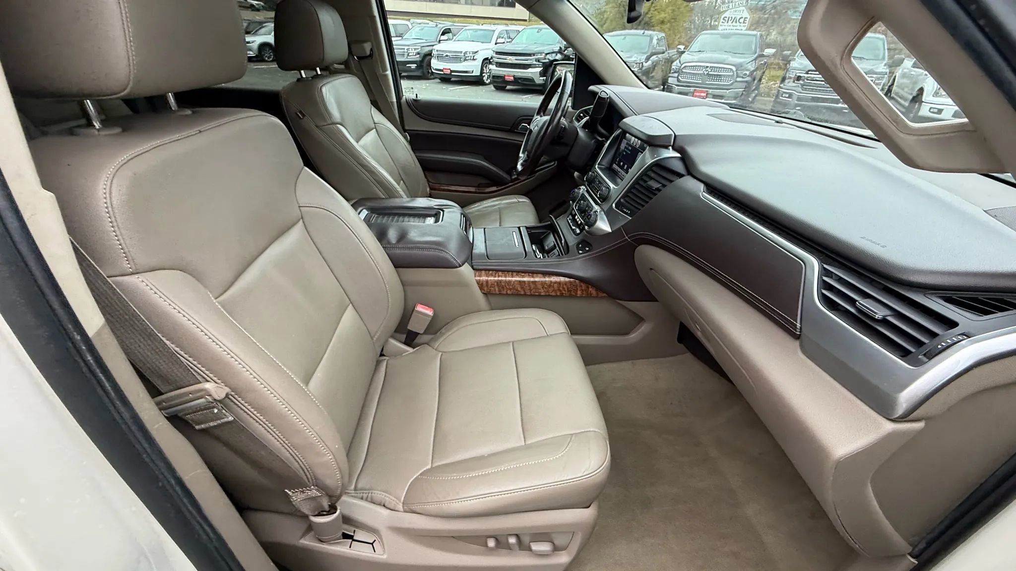 Used 2015 Chevrolet Suburban LTZ image 34