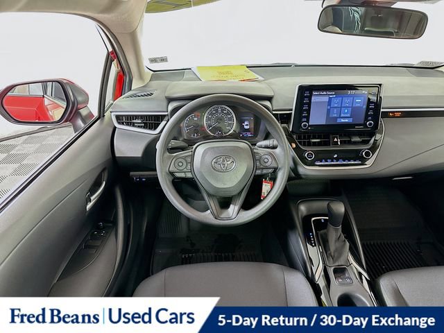 Used 2021 Toyota Corolla LE image 23