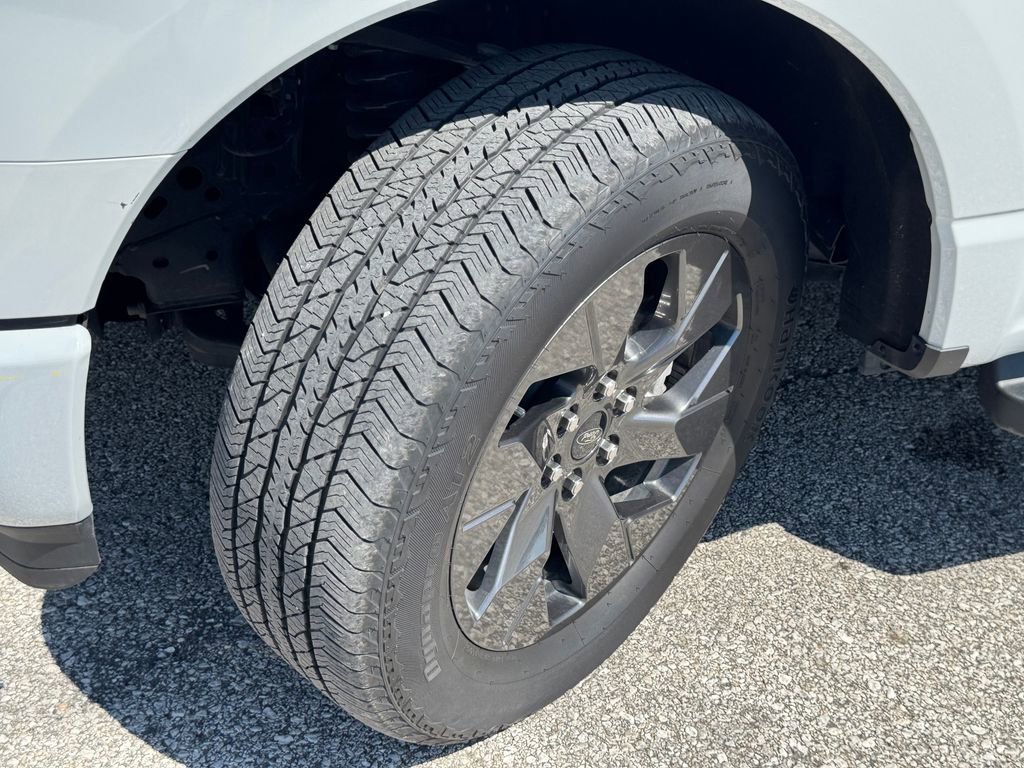 Used 2024 Ford F150 Lightning Flash AWD/4WD image 45