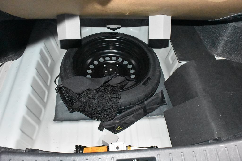 Certified 2024 Nissan Versa SR w/ Trunk Package FWD image 27