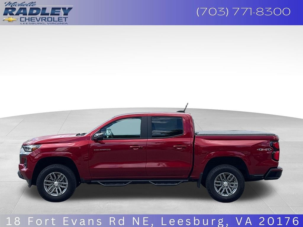 Used 2024 Chevrolet Colorado LT w/ LT Convenience Package III AWD/4WD image 2