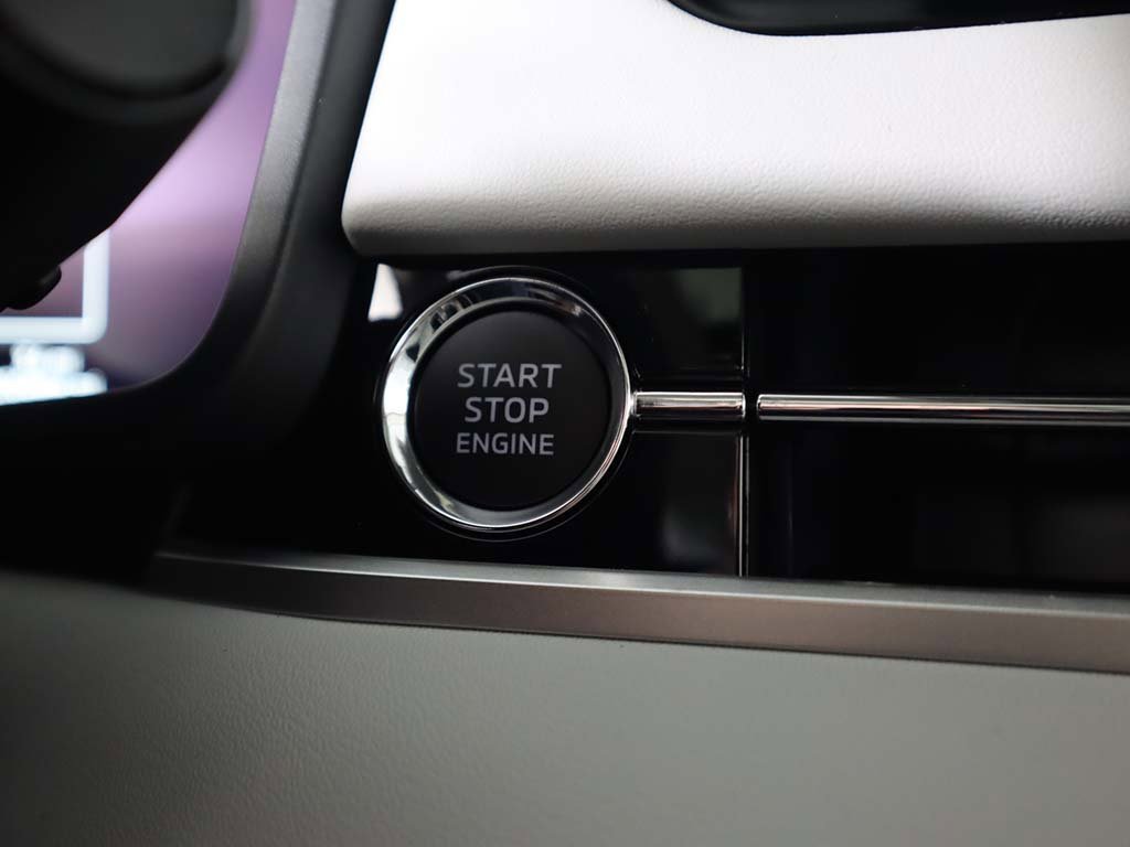 New 2025 Mitsubishi Outlander AWD image 43