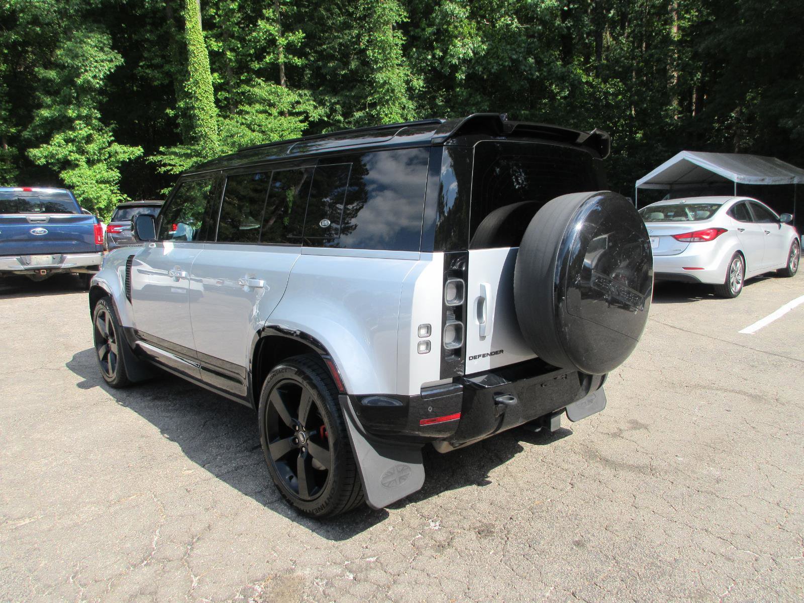 Used 2023 Land Rover Defender 110 X AWD/4WD image 3