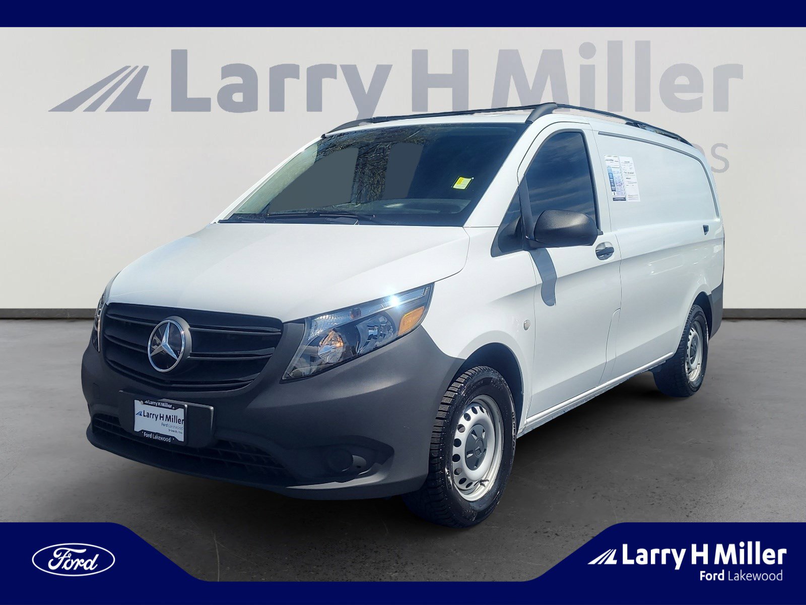 Used 2023 Mercedes-Benz Metris image 1