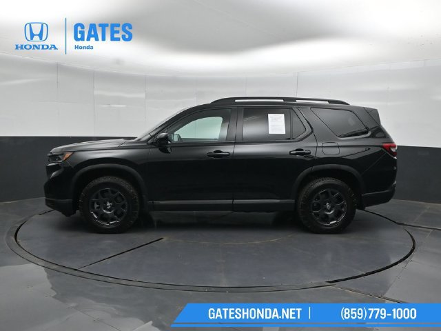 Certified 2025 Honda Pilot TrailSport image 7