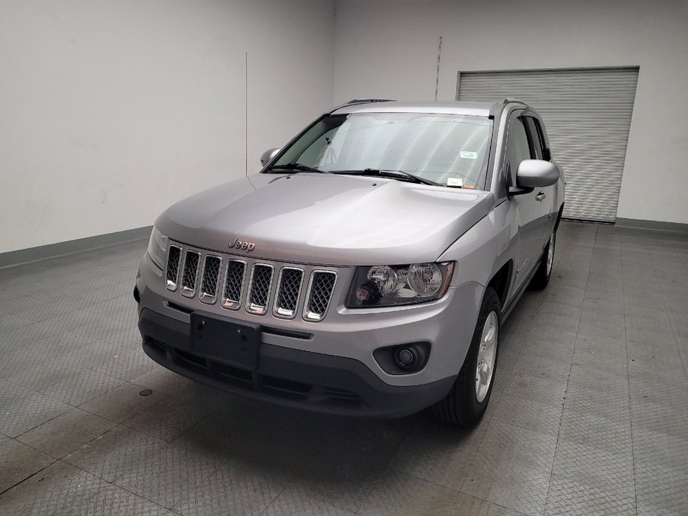 Used 2016 Jeep Compass Latitude FWD image 15