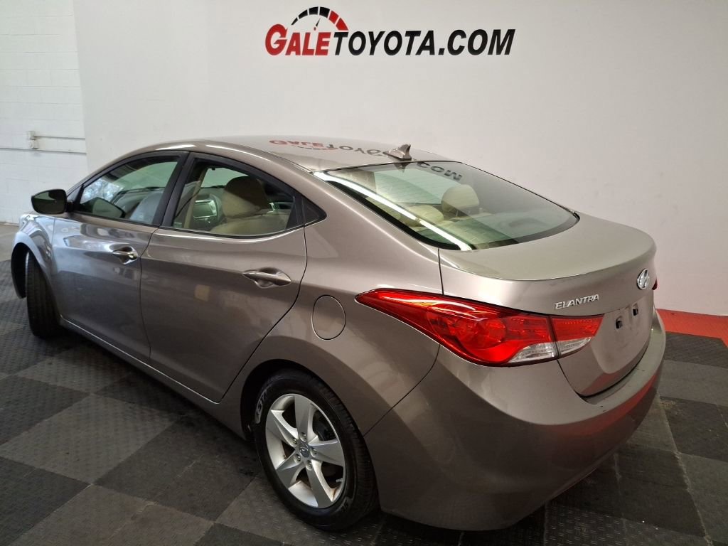 Used 2011 Hyundai Elantra GLS w/ Navigation Pkg 4 image 8