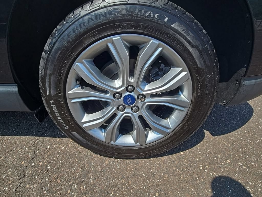 Certified 2019 Ford Edge Titanium w/ Cold Weather Package AWD/4WD image 41