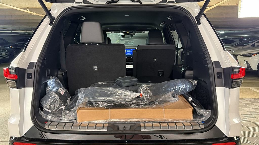 New 2026 Lexus TX 500h AWD w/ Technology Package image 9
