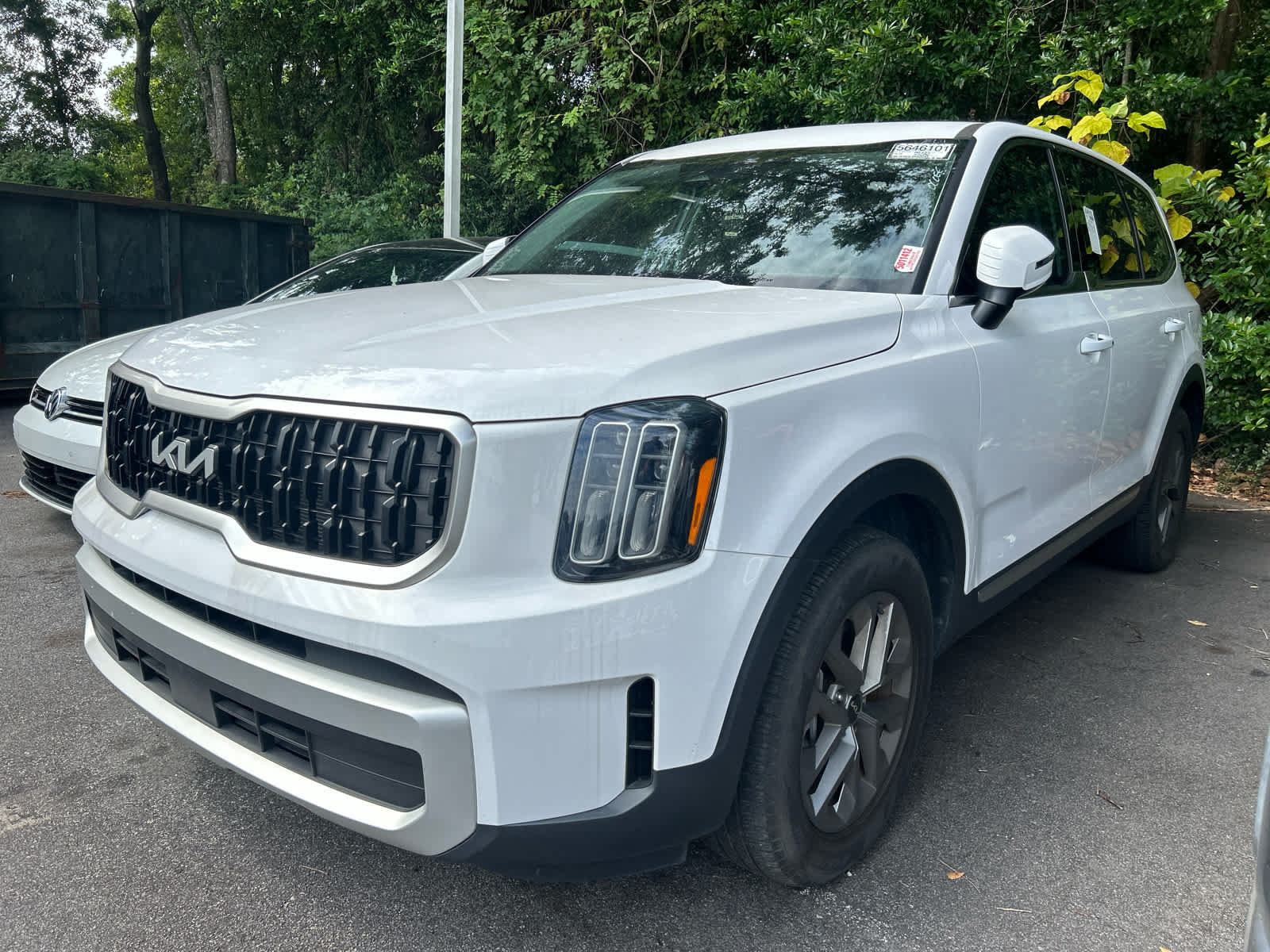Used 2024 Kia Telluride LX FWD image 12