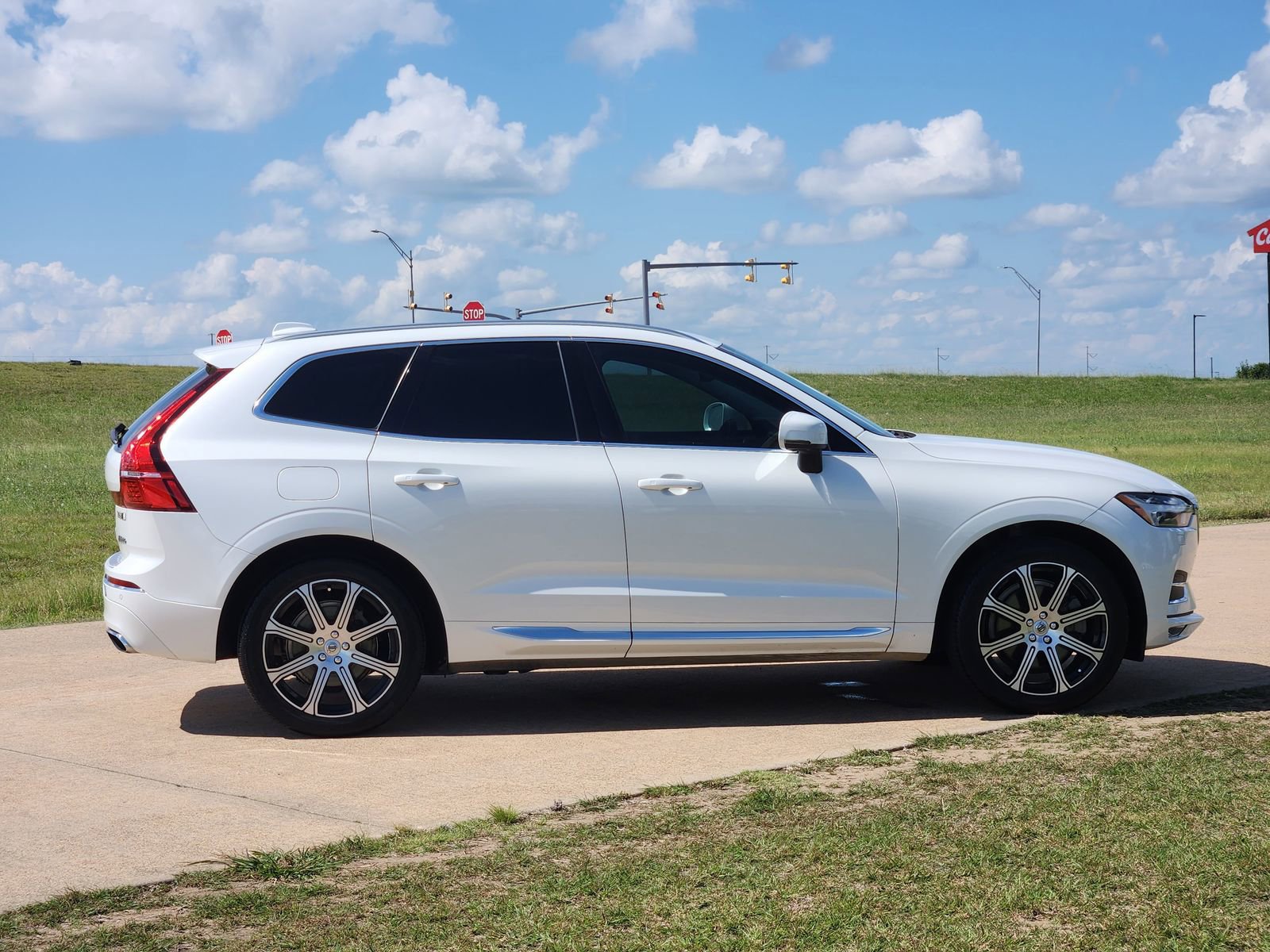 Used 2020 Volvo XC60 T6 Inscription w/ Protection Package Premier AWD/4WD image 7