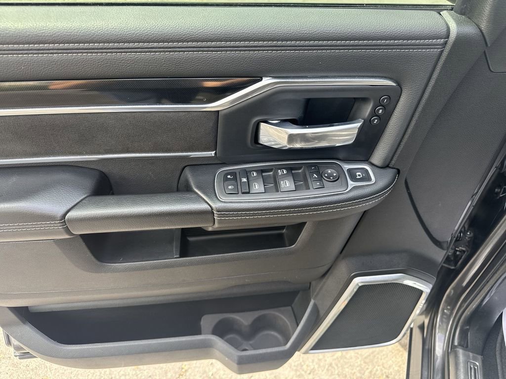 Used 2022 RAM 3500 Laramie w/ Night Edition image 15
