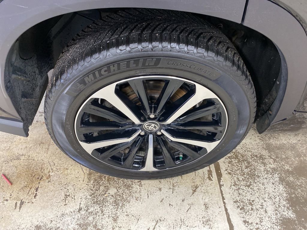 Used 2022 Toyota Highlander XSE image 15