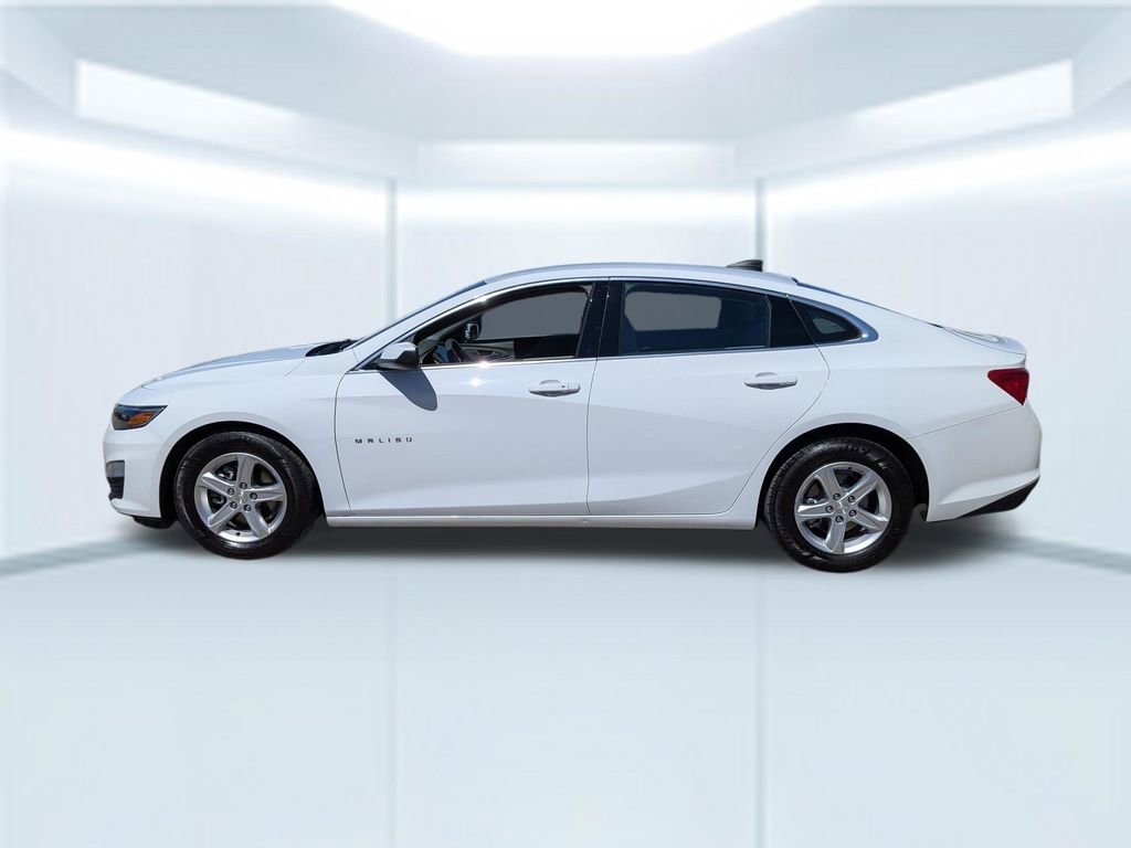 Used 2024 Chevrolet Malibu LS w/ Driver Confidence Package image 2