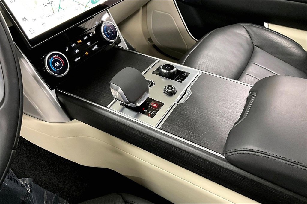 Used 2023 Land Rover Range Rover SE image 16