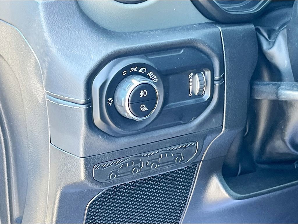 Certified 2024 Jeep Gladiator Mojave w/ Technology Group AWD/4WD image 19