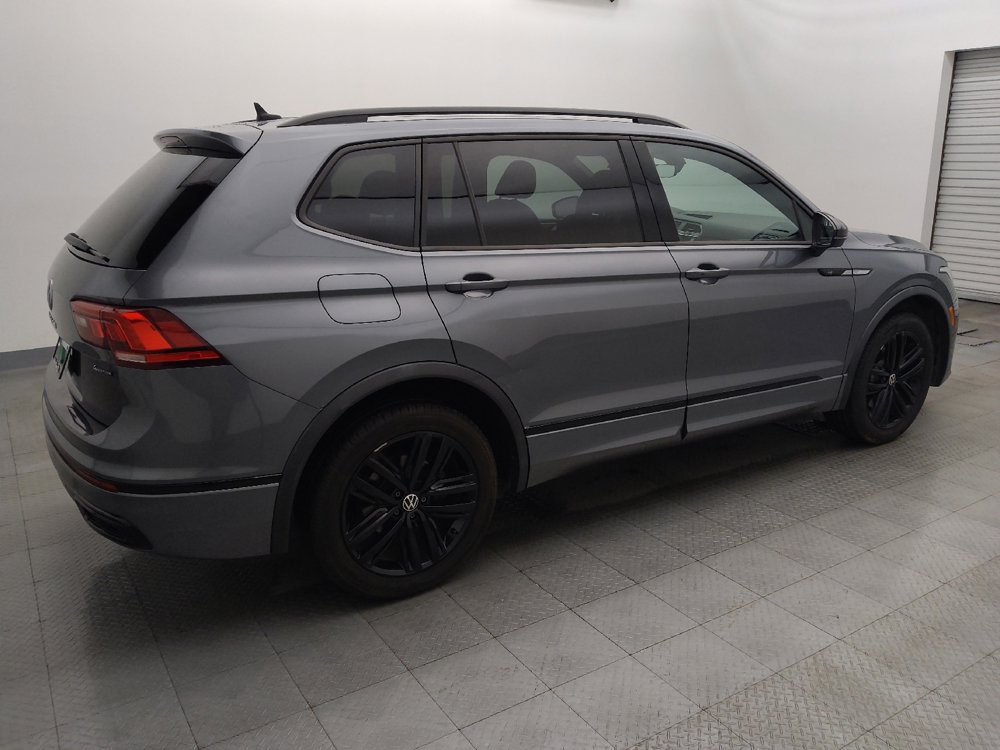 Used 2022 Volkswagen Tiguan SE R-Line image 10