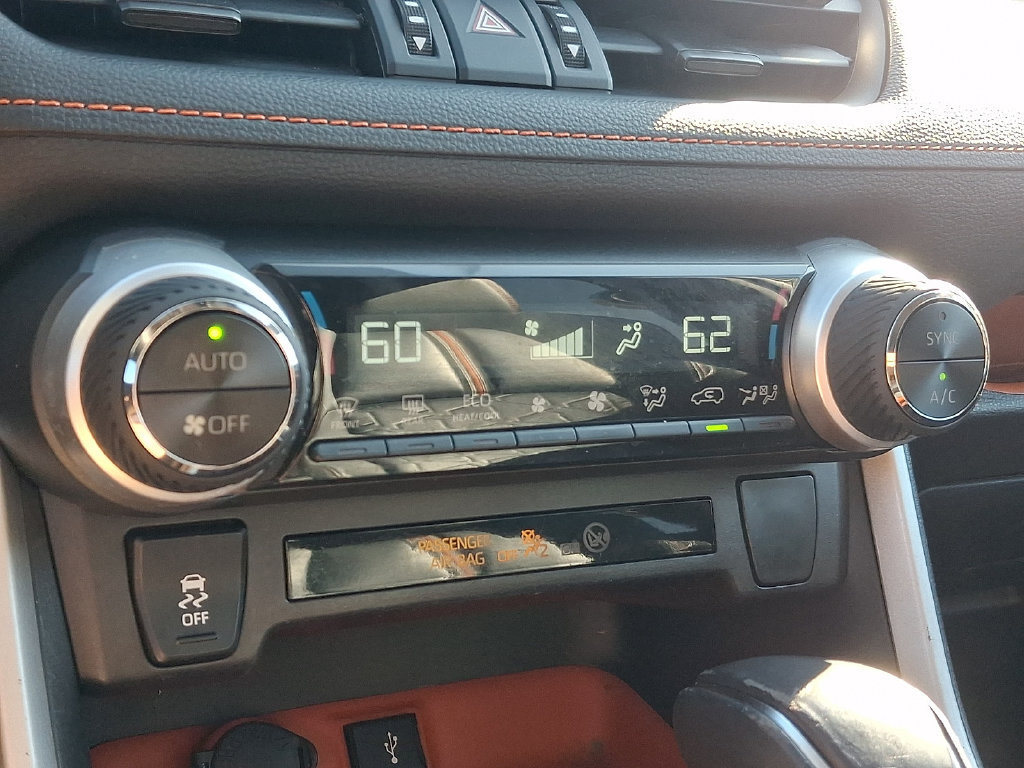 Used 2020 Toyota RAV4 Adventure AWD/4WD image 14