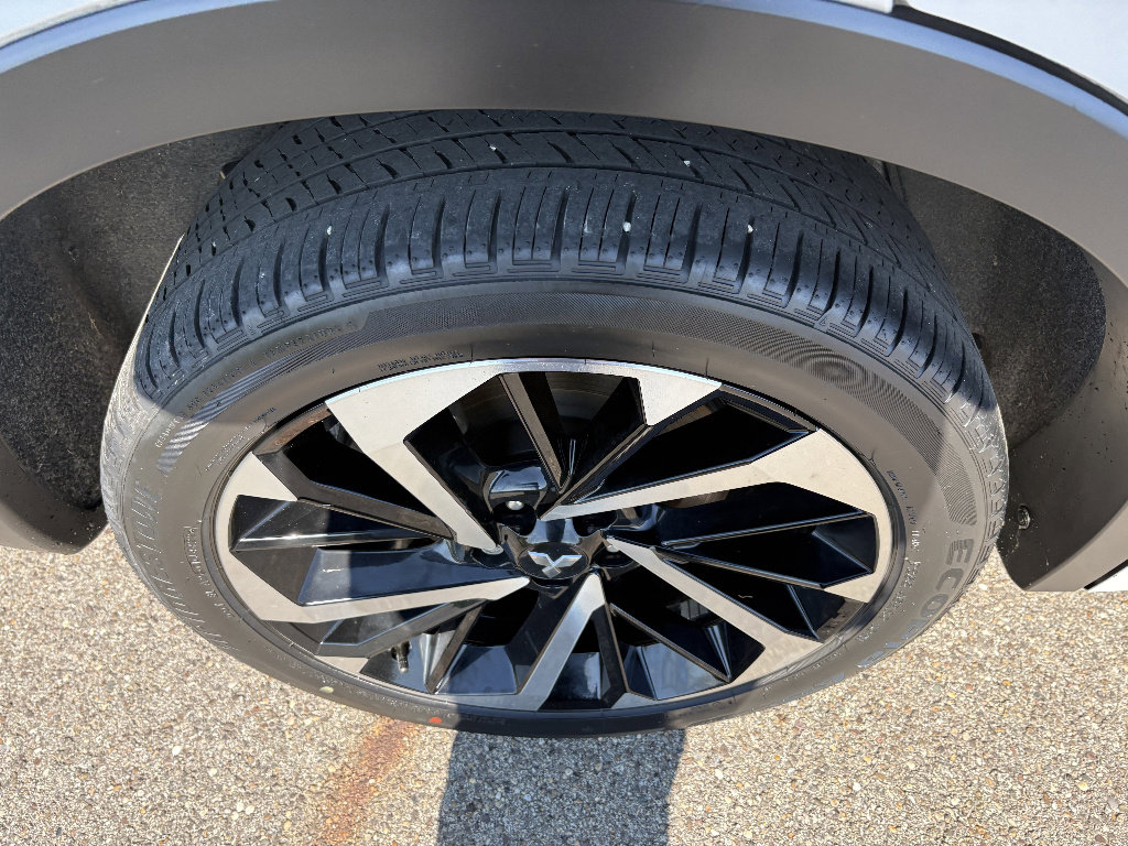 Used 2023 Mitsubishi Outlander SEL image 11