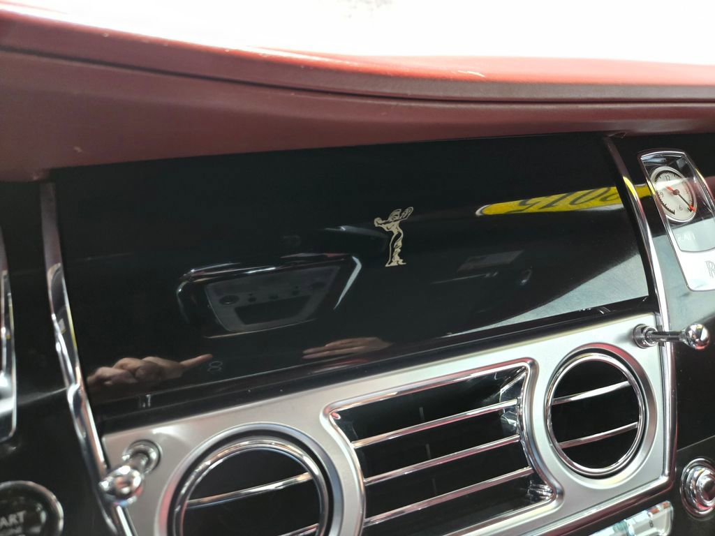 Used 2015 Rolls-Royce Wraith RWD image 21