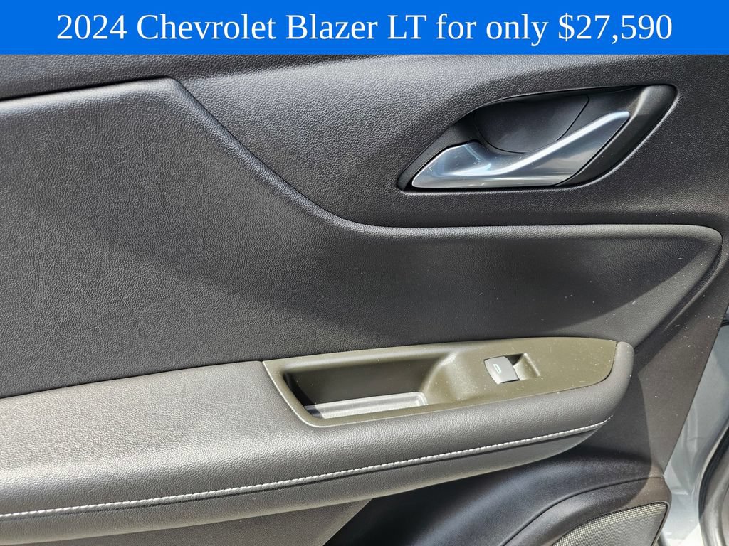 Used 2024 Chevrolet Blazer LT FWD image 18