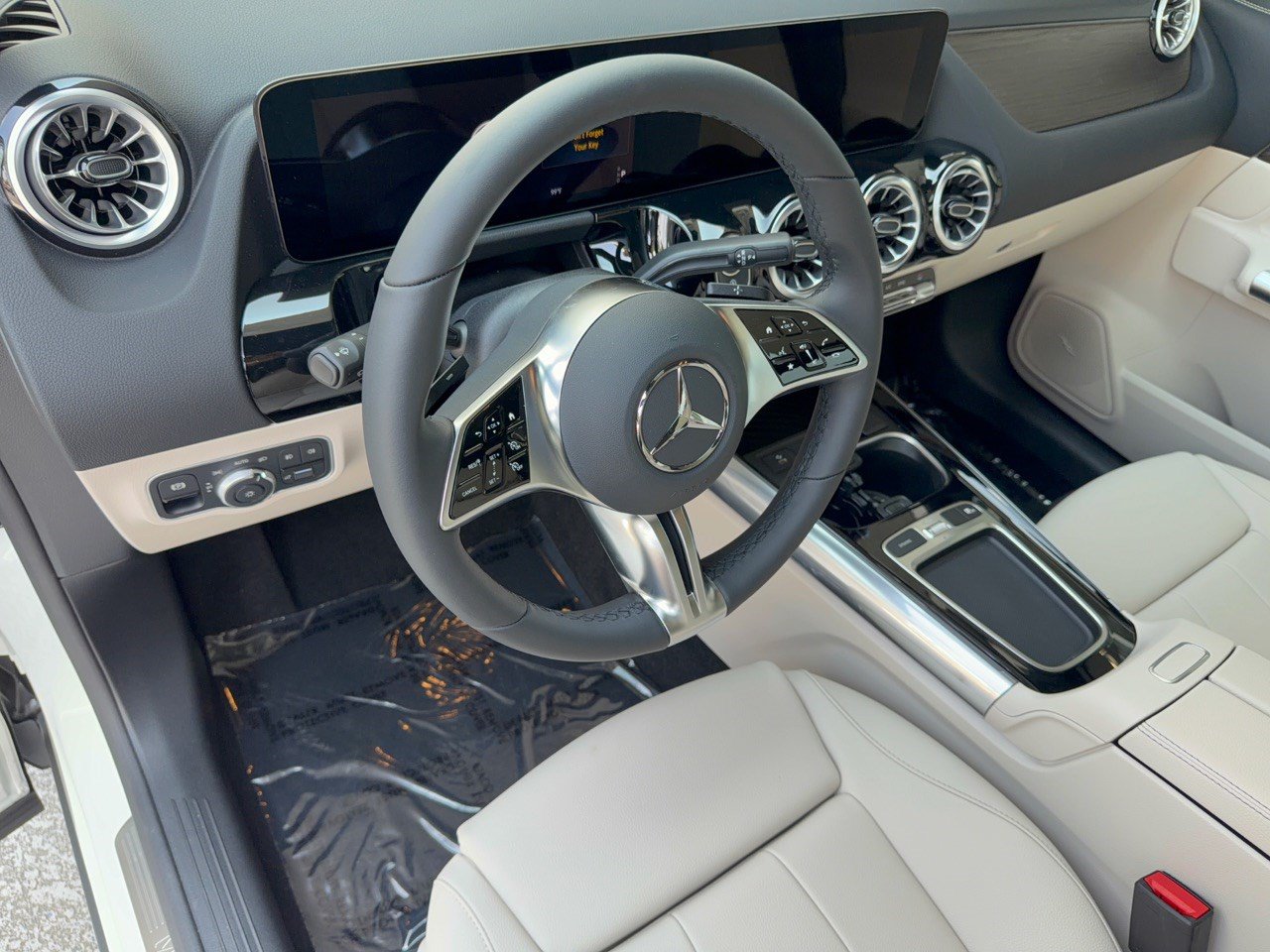 Used 2026 Mercedes-Benz GLA 250 image 4