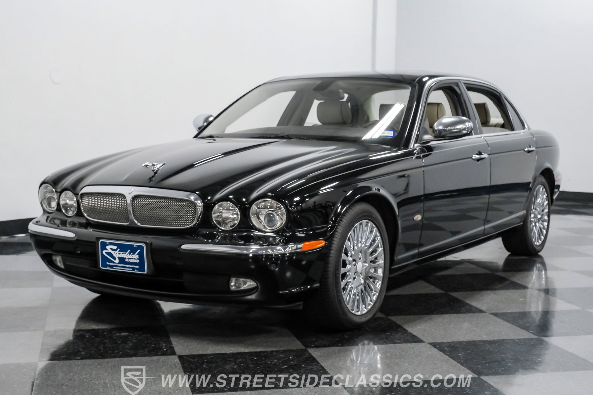 Used 2007 Jaguar XJ8 L RWD image 17