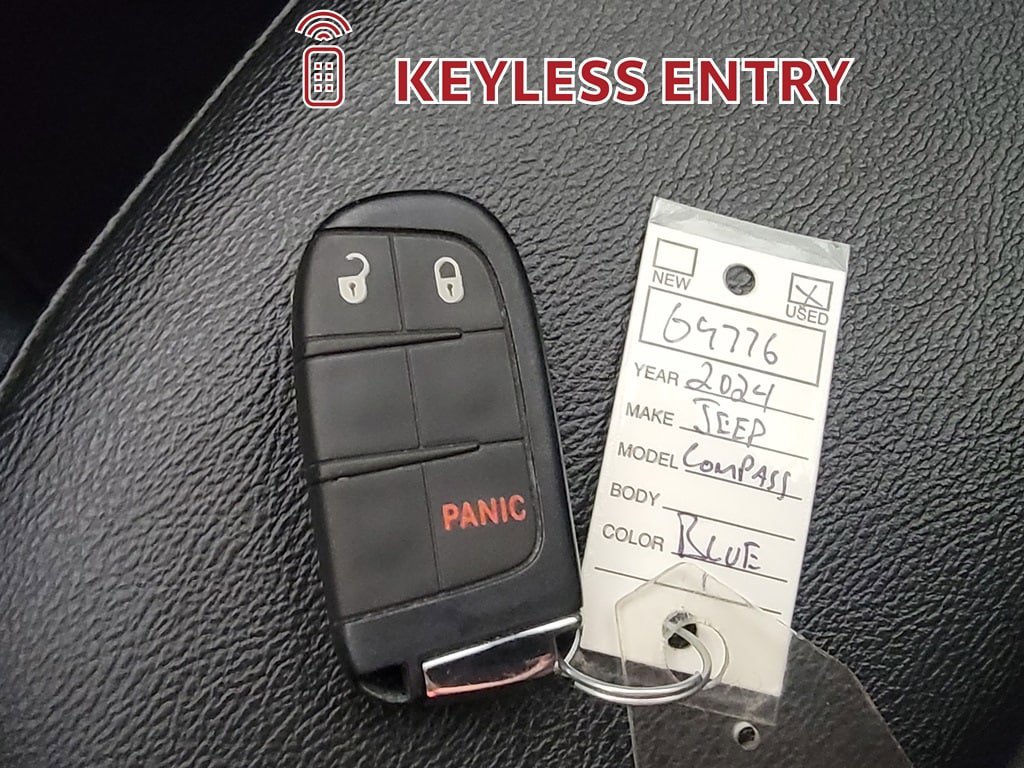 Used 2024 Jeep Compass Latitude image 28