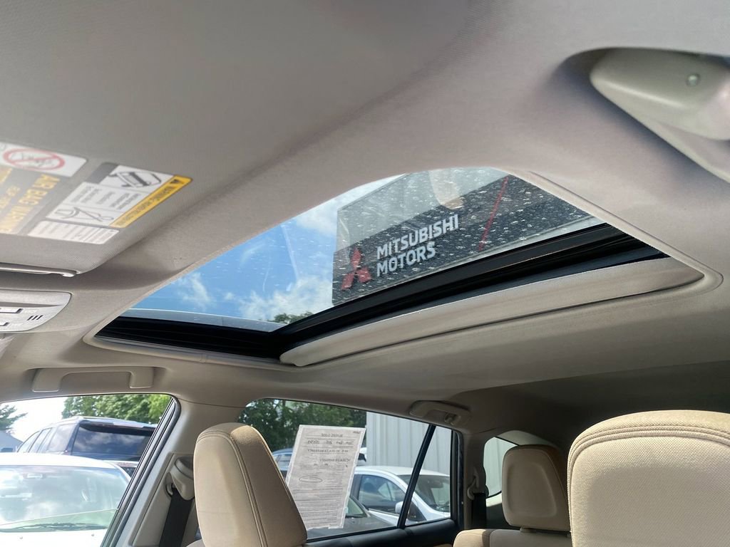 Used 2015 Toyota RAV4 XLE image 24