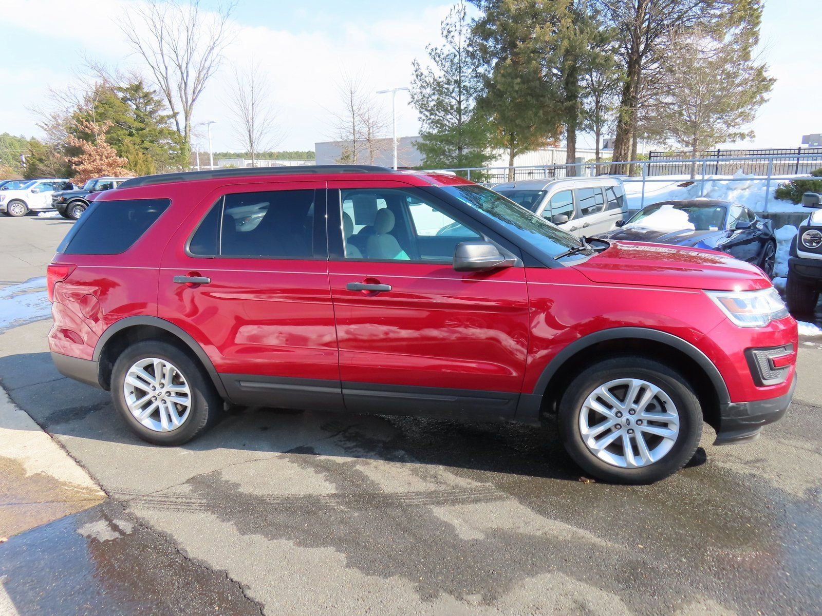 Used 2016 Ford Explorer 4WD image 4