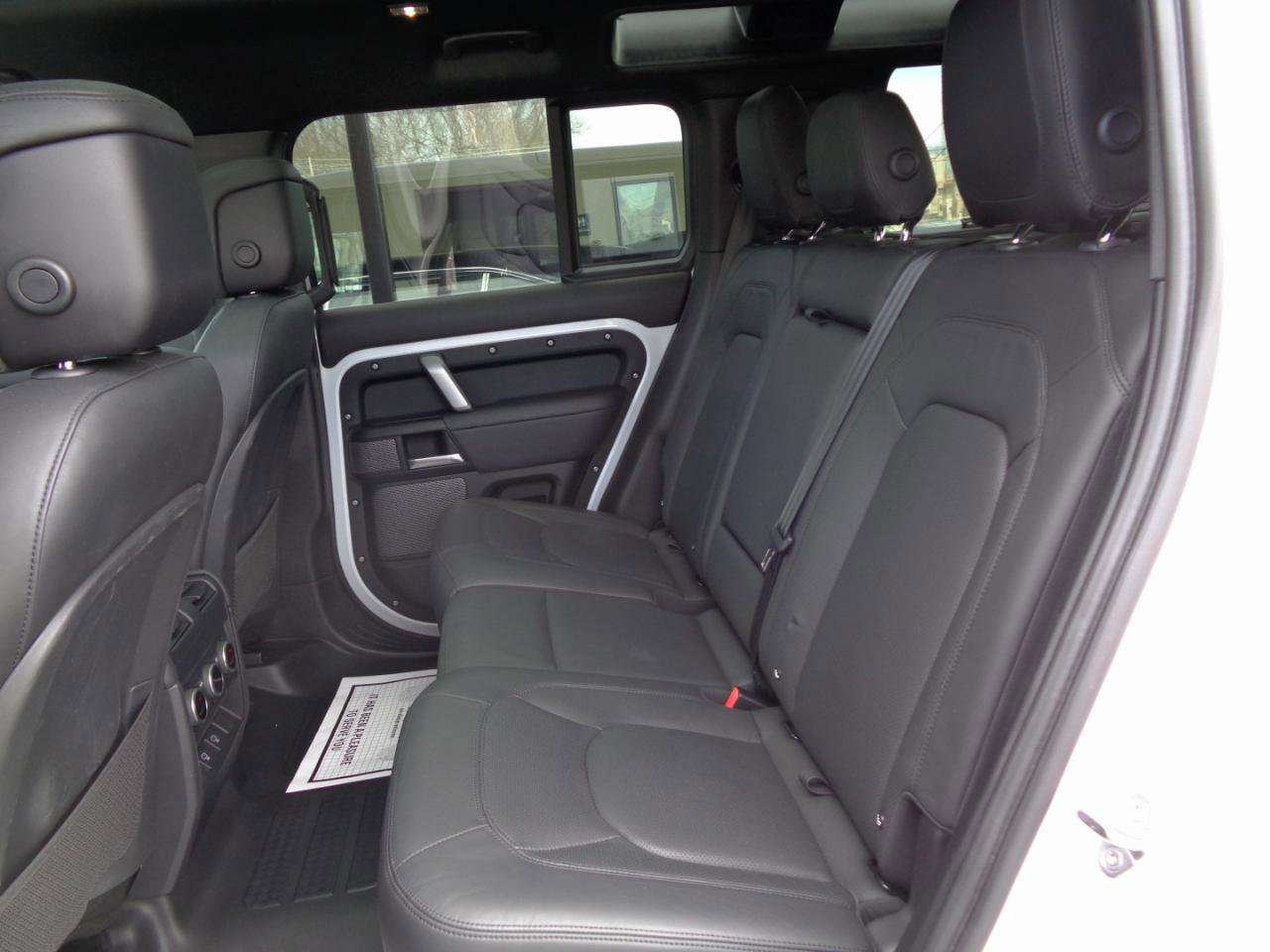 Used 2023 Land Rover Defender 110 V8 image 17