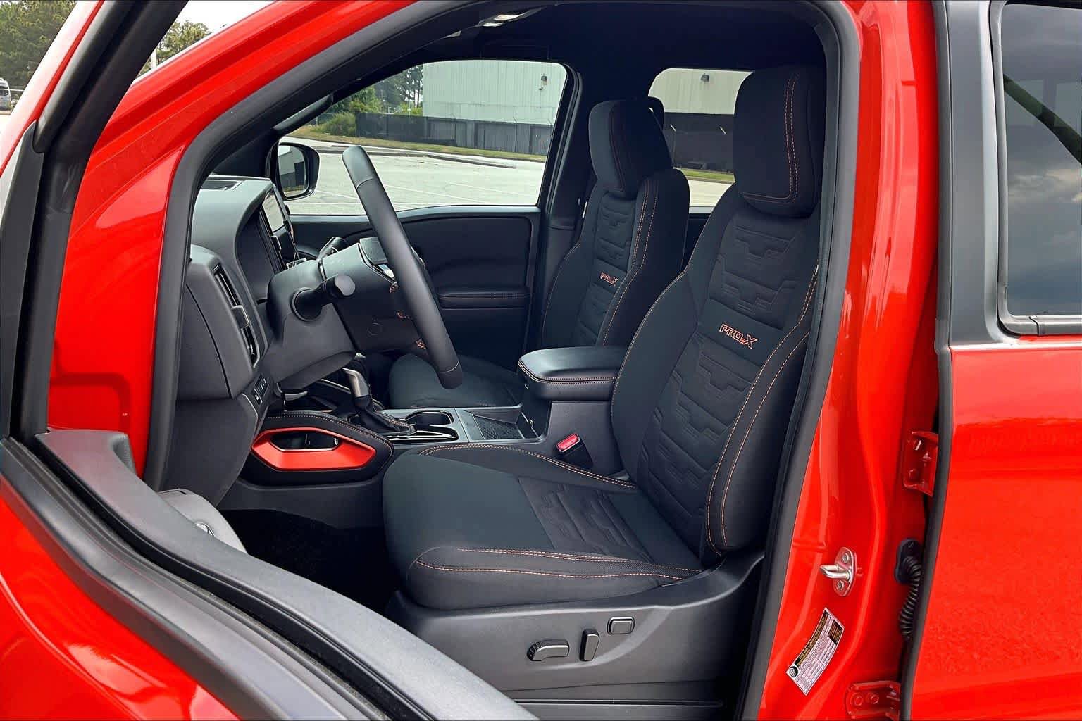 Used 2025 Nissan Frontier Pro-X w/ Pro Convenience Package RWD image 8