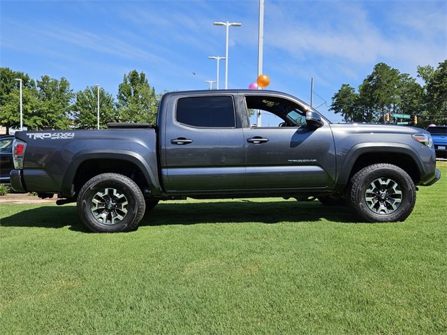 Used 2020 Toyota Tacoma TRD Off-Road w/ Technology Package image 13