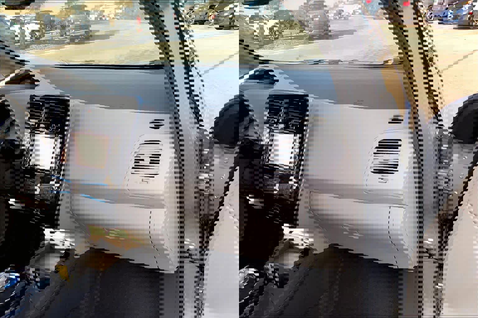 Used 2012 Nissan Leaf SL image 18