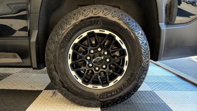 Used 2026 Chevrolet Silverado EV Trail Boss AWD/4WD image 14