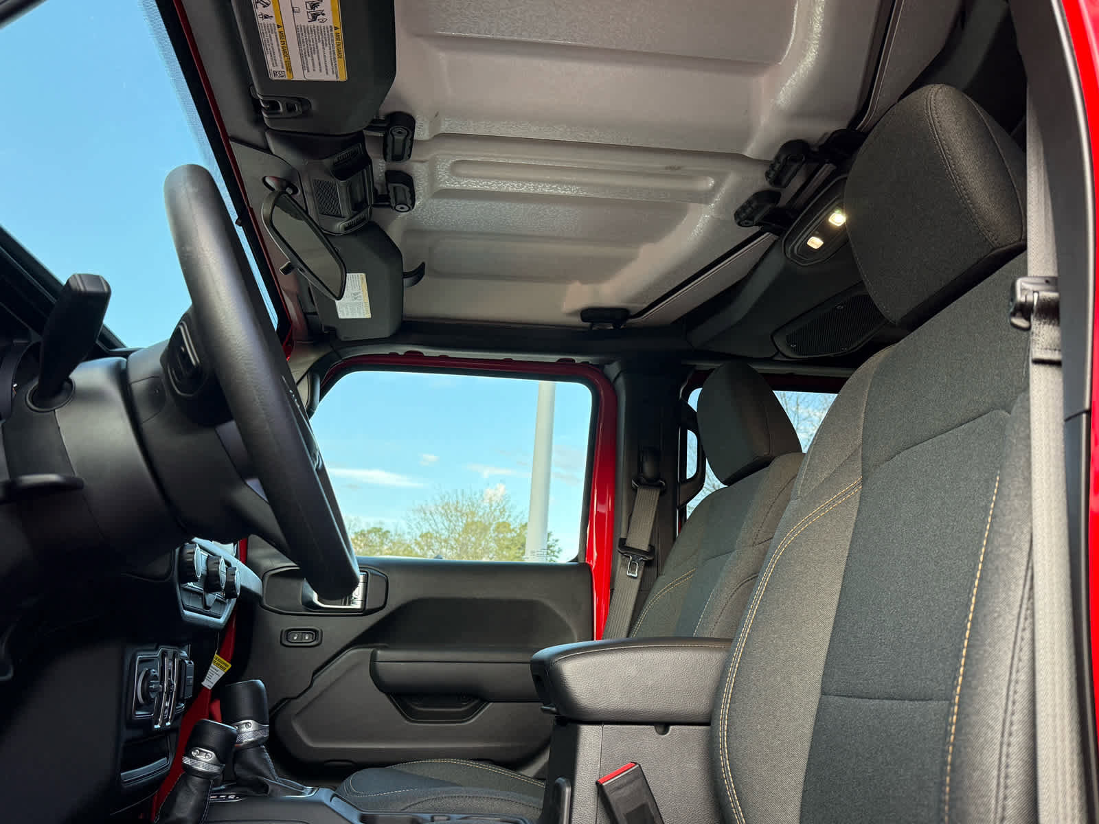 Used 2025 Jeep Gladiator Sport image 23