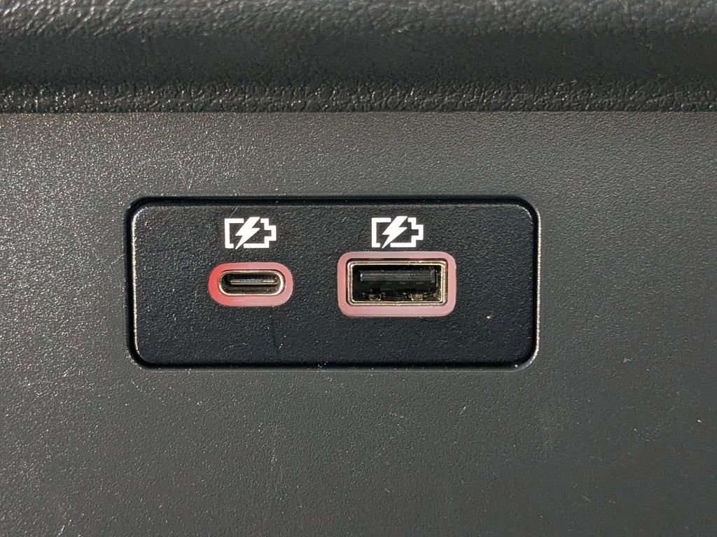 Used 2024 Nissan Frontier SV image 11