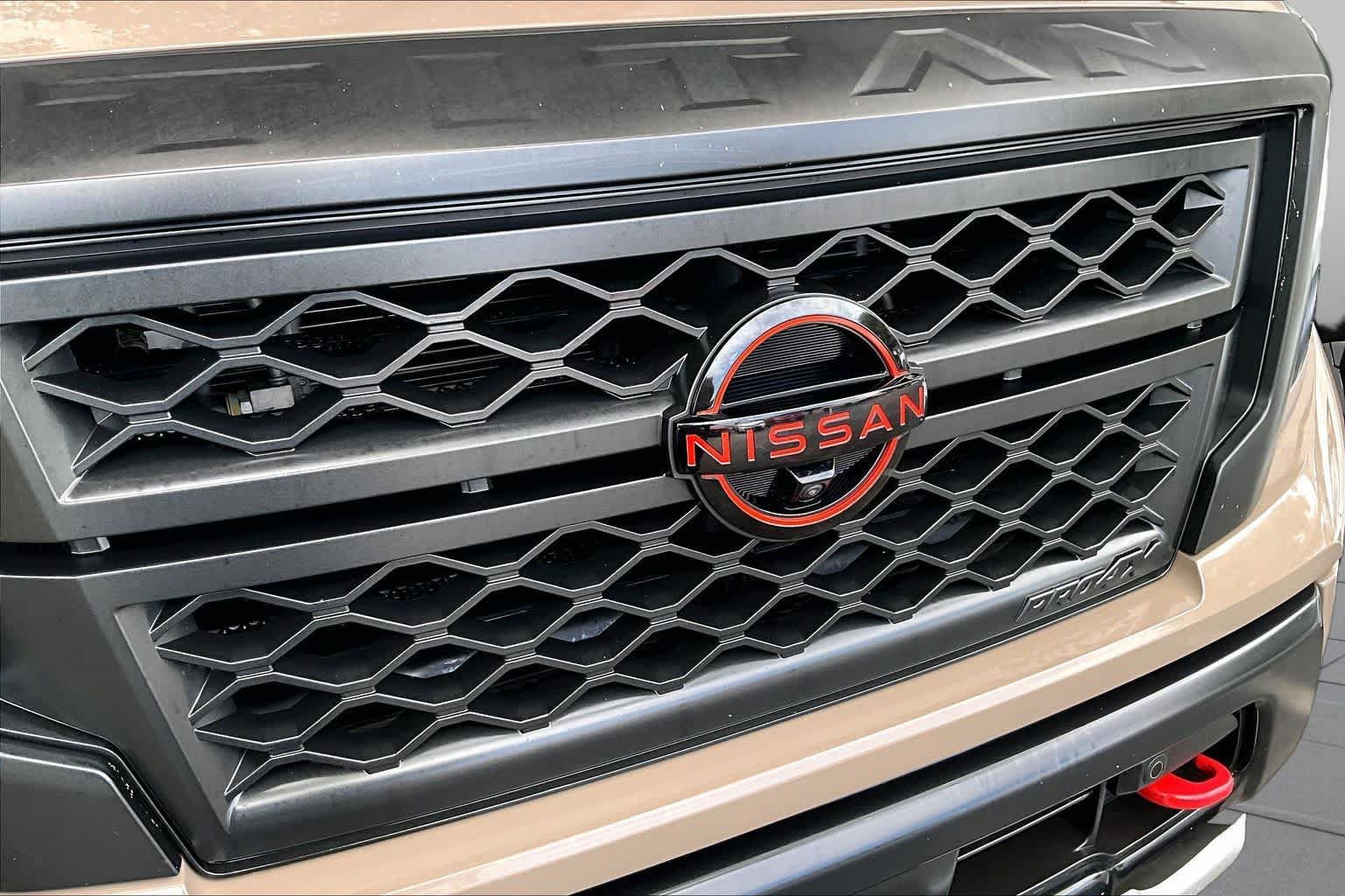 Used 2023 Nissan Titan PRO-4X w/ Pro-4x Convenience Package AWD/4WD image 32