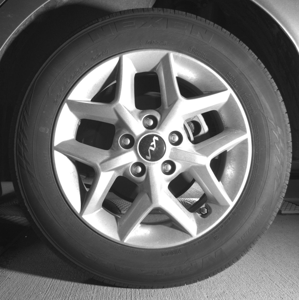 Used 2025 Kia Soul LX w/ LX Technology Package FWD image 13