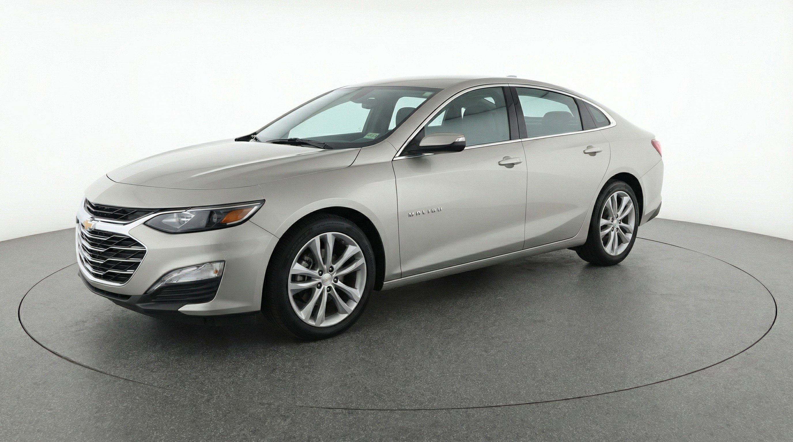 Used 2024 Chevrolet Malibu LT image 3