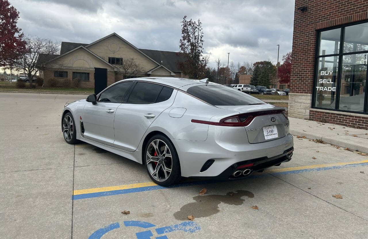 Used 2018 Kia Stinger GT2 image 9