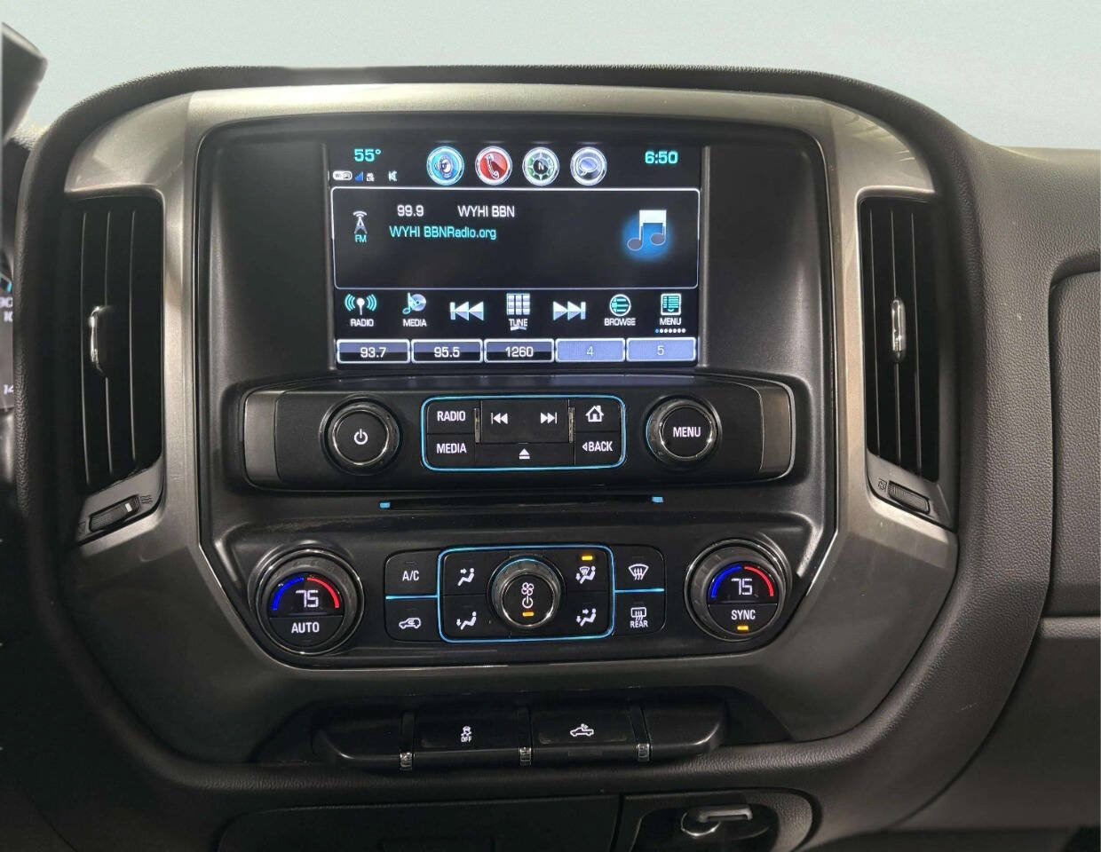 Used 2019 Chevrolet Silverado 1500 LT w/ All Star Edition AWD/4WD image 22