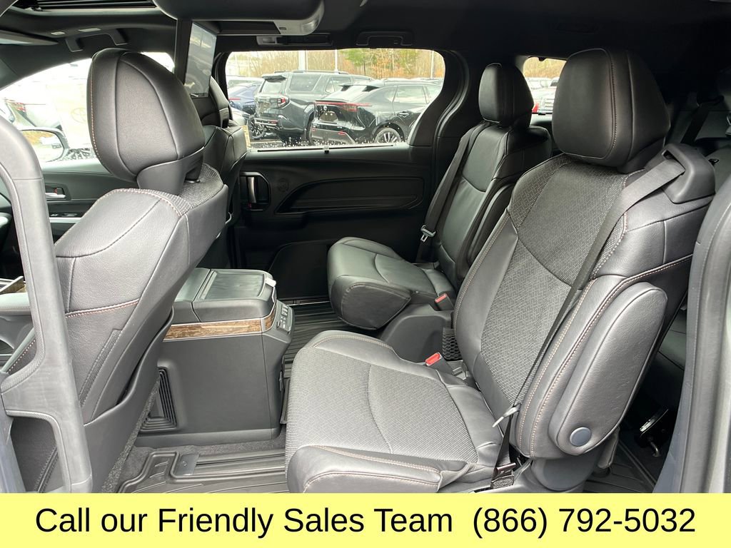 New 2026 Toyota Sienna Platinum image 23